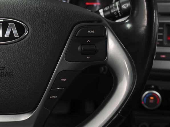 Kia Rio III Рестайлинг с пробегом 2017 года, цена 1 490 000 рублей, 79450 км, седан, Автокод Объявления