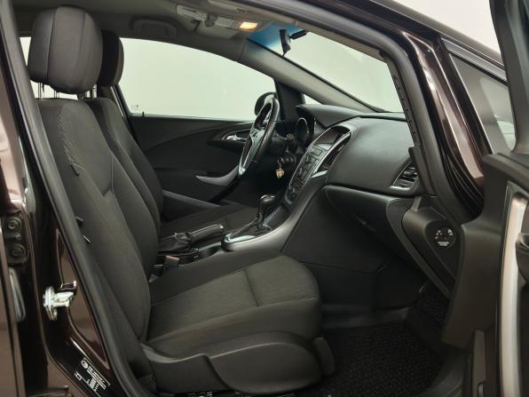 Opel Astra J Рестайлинг с пробегом 2013 года, цена 715 000 рублей, 221662 км, универсал, Автокод Объявления