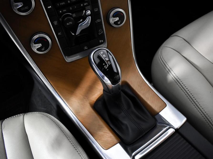 Volvo XC60 I Рестайлинг Санкт-Петербург  - изображение 11