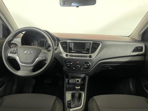 Hyundai Solaris II с пробегом 2018 года, цена 1 370 000 рублей, 71754 км, седан, Автокод Объявления
