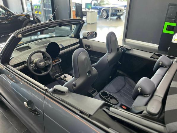 Mini Cabrio IV с пробегом 2025 года, цена 6 790 000 рублей, 756 км, кабриолет, Автокод Объявления