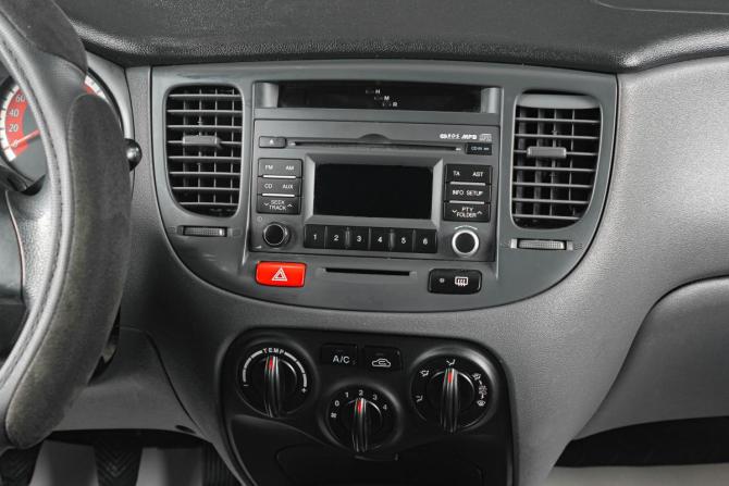 Kia Rio II Рестайлинг с пробегом 2010 года, цена 499 000 рублей, 272000 км, седан, Автокод Объявления