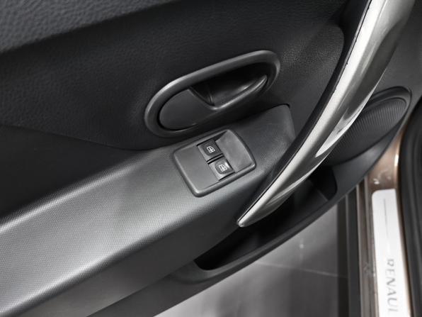 Renault Sandero II Рестайлинг с пробегом 2020 года, цена 1 195 000 рублей, 107181 км, хэтчбек, Автокод Объявления