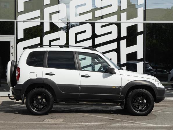 Chevrolet Niva I Рестайлинг с пробегом 2018 года, цена 780 000 рублей, 131384 км, внедорожник, Автокод Объявления