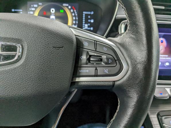 Geely Atlas Pro с пробегом 2022 года, цена 1 690 000 рублей, 74384 км, внедорожник, Автокод Объявления