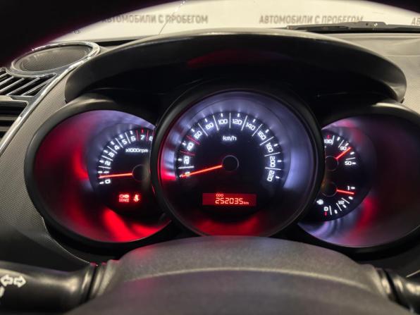 Kia Soul I с пробегом 2011 года, цена 499 000 рублей, 255000 км, хэтчбек, Автокод Объявления