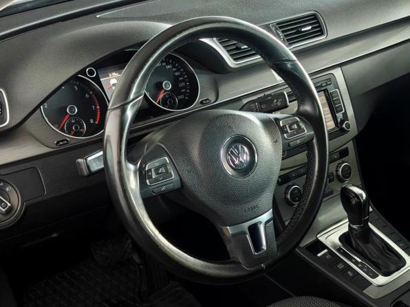 Volkswagen Passat B7 с пробегом 2012 года, цена 975 000 рублей, 220062 км, седан, Автокод Объявления