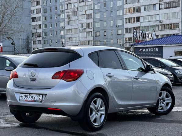 Opel Astra J с пробегом 2011 года, цена 649 000 рублей, 175278 км, хэтчбек, Автокод Объявления