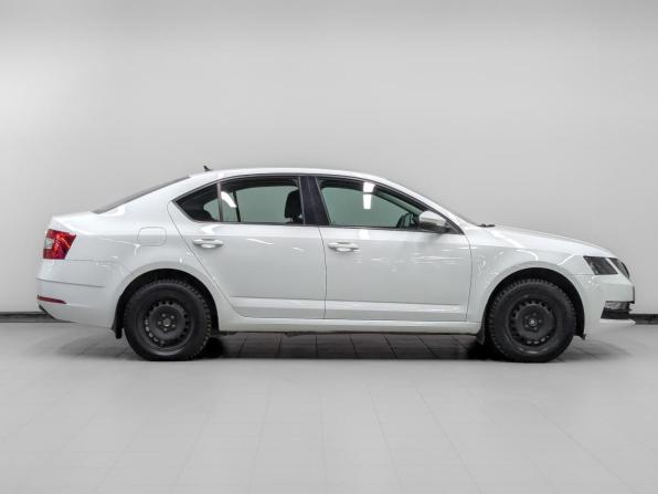 Skoda Octavia III (A7) Рестайлинг с пробегом 2020 года, цена 1 915 000 рублей, 88750 км, лифтбек, Автокод Объявления