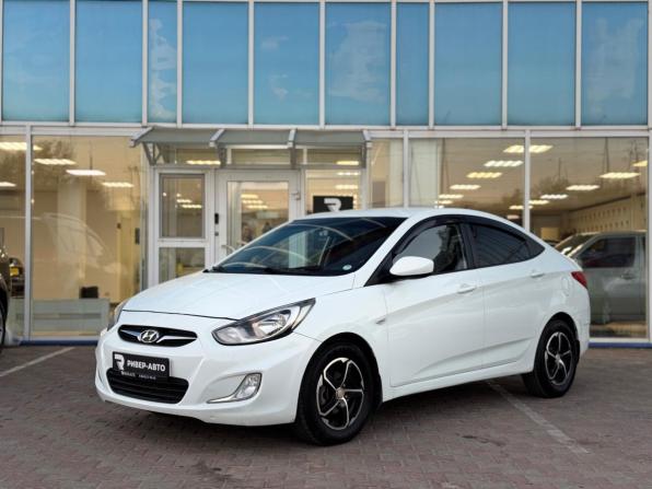 Hyundai Solaris I с пробегом 2012 года, цена 759 000 рублей, 107791 км, седан, Автокод Объявления