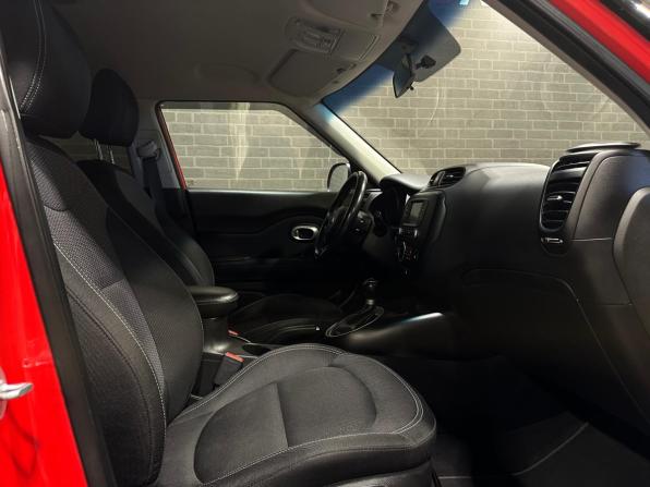 Kia Soul II Рестайлинг с пробегом 2018 года, цена 1 300 000 рублей, 53617 км, хэтчбек, Автокод Объявления