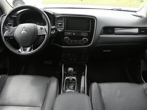 Mitsubishi Outlander III Рестайлинг 3 с пробегом 2018 года, цена 2 122 000 рублей, 113000 км, внедорожник, Автокод Объявления