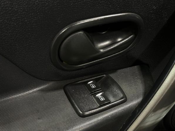Renault Logan II Рестайлинг с пробегом 2021 года, цена 900 000 рублей, 38431 км, седан, Автокод Объявления