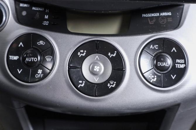 Toyota RAV4 III (XA30) с пробегом 2007 года, цена 1 399 000 рублей, 195000 км, внедорожник, Автокод Объявления