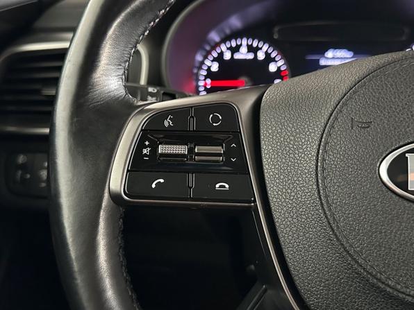 Kia Sorento III Prime Рестайлинг с пробегом 2019 года, цена 2 999 000 рублей, 75000 км, внедорожник, Автокод Объявления