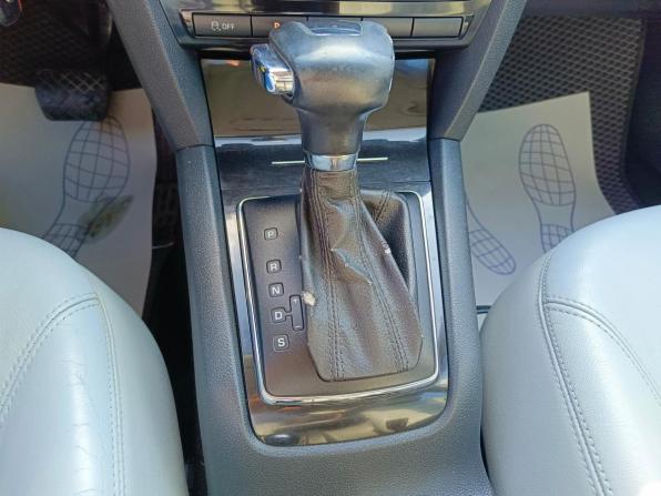 Skoda Octavia II (A5) Рестайлинг с пробегом 2012 года, цена 840 000 рублей, 282601 км, универсал, Автокод Объявления