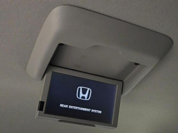 Honda Stepwgn V с пробегом 2015 года, цена 1 890 000 рублей, 130000 км, минивэн, Автокод Объявления