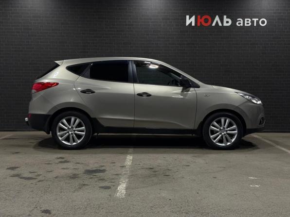 Hyundai ix35 I с пробегом 2011 года, цена 950 000 рублей, 259507 км, внедорожник, Автокод Объявления