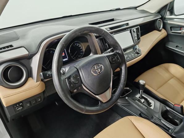 Toyota RAV4 IV (XA40) Рестайлинг с пробегом 2018 года, цена 2 499 000 рублей, 199758 км, внедорожник, Автокод Объявления