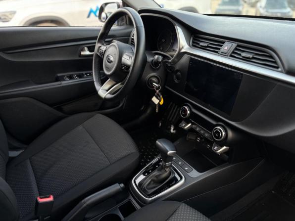 Kia Rio IV Рестайлинг с пробегом 2020 года, цена 1 820 000 рублей, 41412 км, хэтчбек, Автокод Объявления