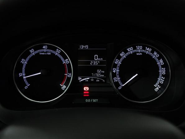 Skoda Rapid I Рестайлинг с пробегом 2017 года, цена 1 150 000 рублей, 71700 км, лифтбек, Автокод Объявления