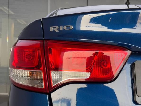 Kia Rio III Рестайлинг с пробегом 2015 года, цена 1 099 000 рублей, 160250 км, седан, Автокод Объявления