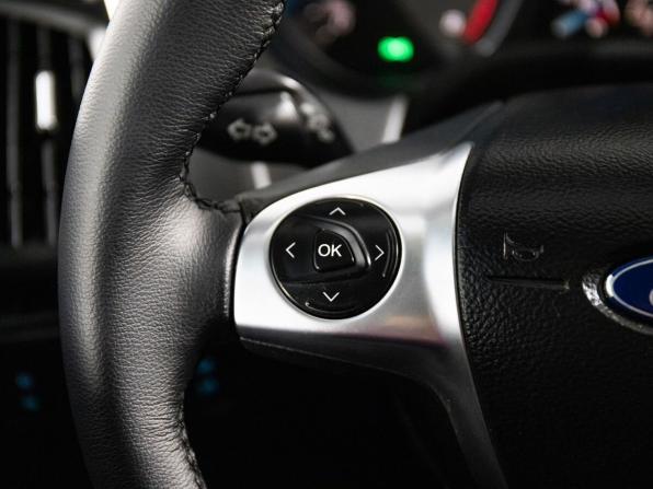 Ford Focus III с пробегом 2013 года, цена 755 000 рублей, 176845 км, универсал, Автокод Объявления