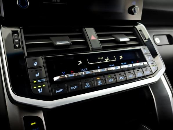 Toyota Land Cruiser 300 Series с пробегом 2021 года, цена 9 500 000 рублей, 52262 км, внедорожник, Автокод Объявления