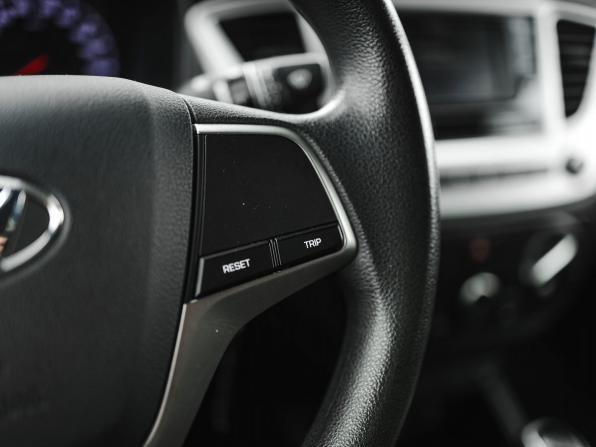 Hyundai Solaris II с пробегом 2019 года, цена 1 399 000 рублей, 105734 км, седан, Автокод Объявления