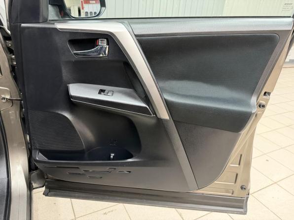 Toyota RAV4 IV (XA40) Рестайлинг с пробегом 2018 года, цена 2 219 000 рублей, 209369 км, внедорожник, Автокод Объявления