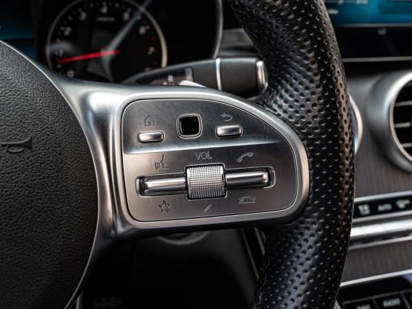 Mercedes-Benz C-Класс IV (W205) Рестайлинг с пробегом 2018 года, цена 2 990 000 рублей, 105753 км, седан, Автокод Объявления
