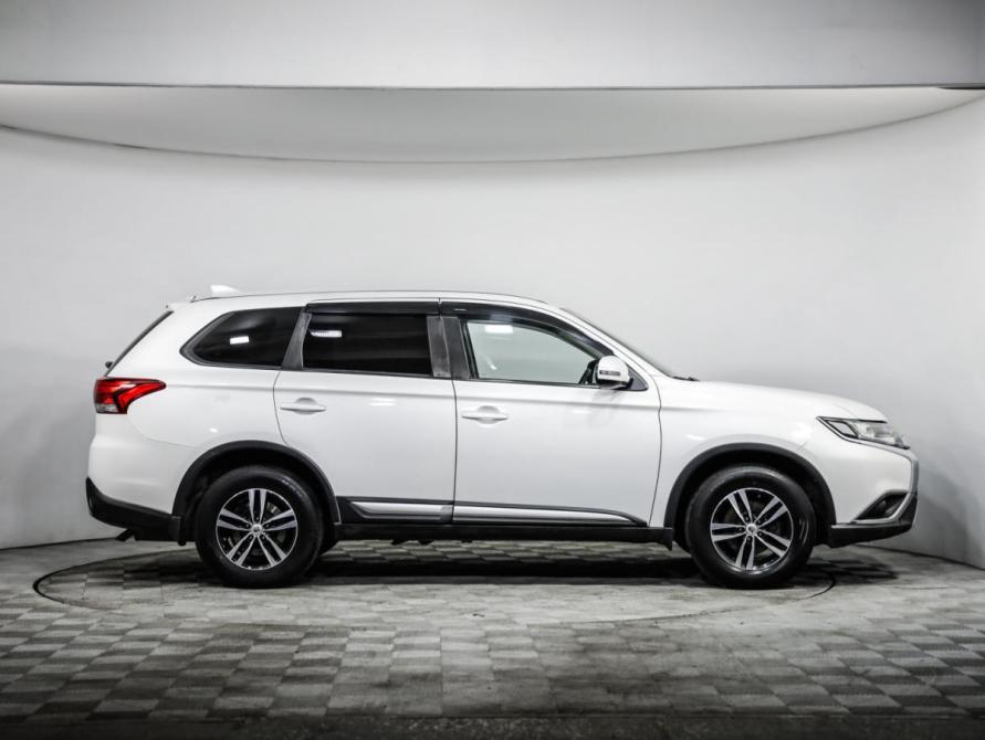 Mitsubishi Outlander III Рестайлинг 3 Санкт-Петербург  - изображение 4