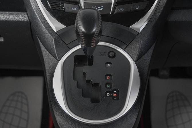 Toyota Ractis II с пробегом 2014 года, цена 1 299 000 рублей, 166000 км, хэтчбек, Автокод Объявления