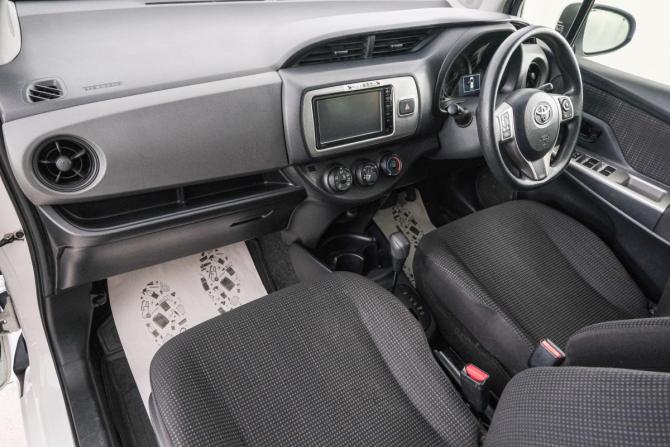 Toyota Vitz III (XP130) Рестайлинг с пробегом 2016 года, цена 919 000 рублей, 130000 км, хэтчбек, Автокод Объявления