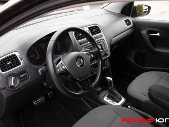 Volkswagen Polo V Рестайлинг с пробегом 2017 года, цена 1 196 000 рублей, 78798 км, седан, Автокод Объявления