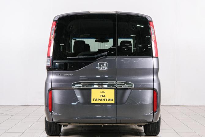 Honda Stepwgn V Рестайлинг с пробегом 2021 года, цена 2 339 000 рублей, 86730 км, минивэн, Автокод Объявления