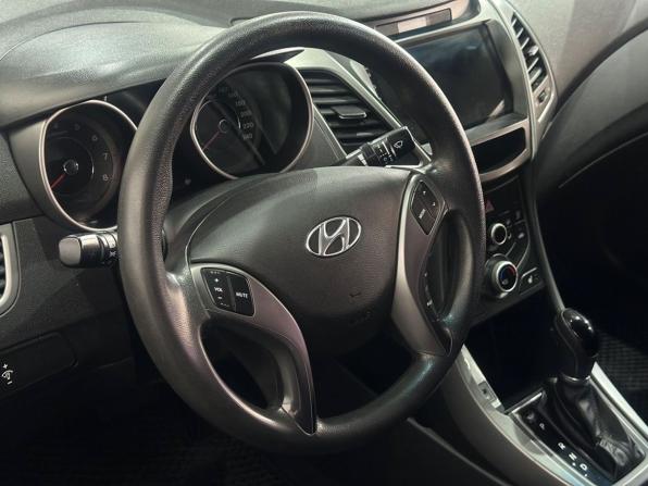 Hyundai Elantra V (MD) Рестайлинг с пробегом 2014 года, цена 1 100 000 рублей, 213000 км, седан, Автокод Объявления