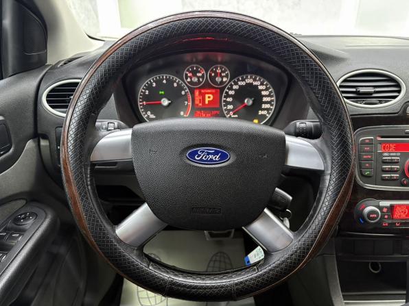 Ford Focus II с пробегом 2008 года, цена 519 000 рублей, 301130 км, седан, Автокод Объявления