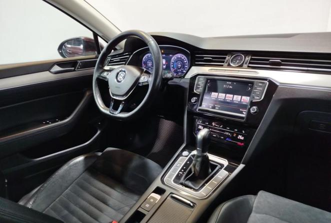 Volkswagen Passat B8 с пробегом 2016 года, цена 1 610 000 рублей, 246202 км, седан, Автокод Объявления