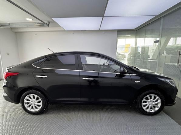Hyundai Solaris II Рестайлинг с пробегом 2021 года, цена 1 725 000 рублей, 82500 км, седан, Автокод Объявления