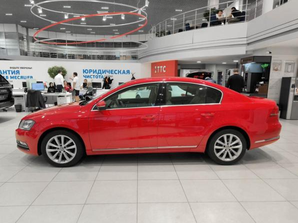Volkswagen Passat B7 с пробегом 2013 года, цена 1 250 000 рублей, 199554 км, седан, Автокод Объявления