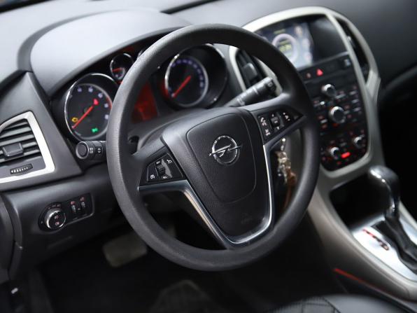 Opel Astra J с пробегом 2012 года, цена 690 000 рублей, 147280 км, хэтчбек, Автокод Объявления