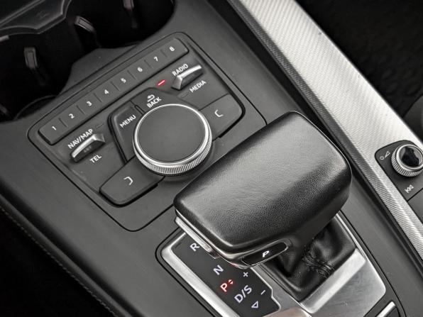 Audi A4 V (B9) с пробегом 2018 года, цена 1 850 000 рублей, 298346 км, универсал, Автокод Объявления