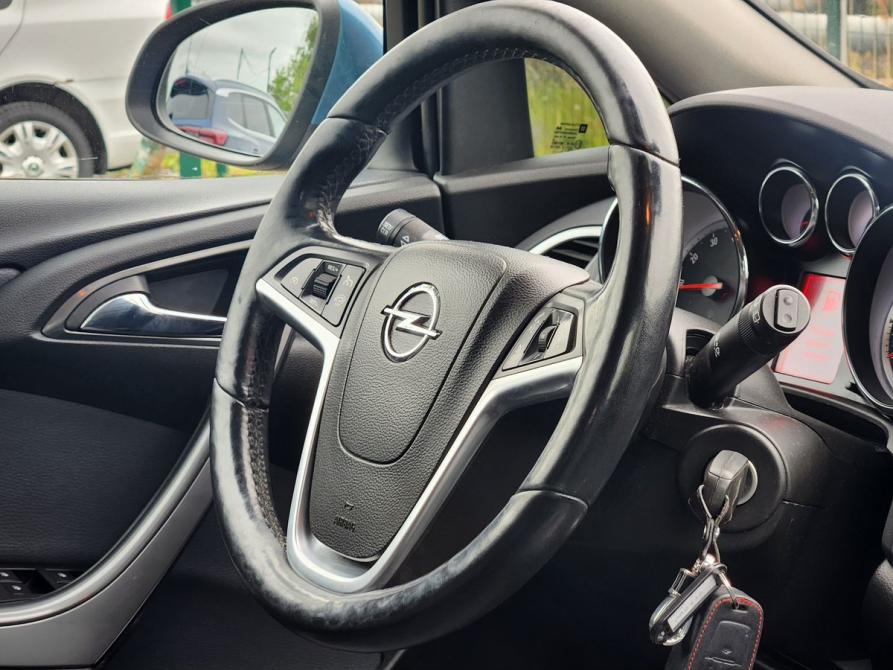 Opel Astra J Рестайлинг Санкт-Петербург  - изображение 11