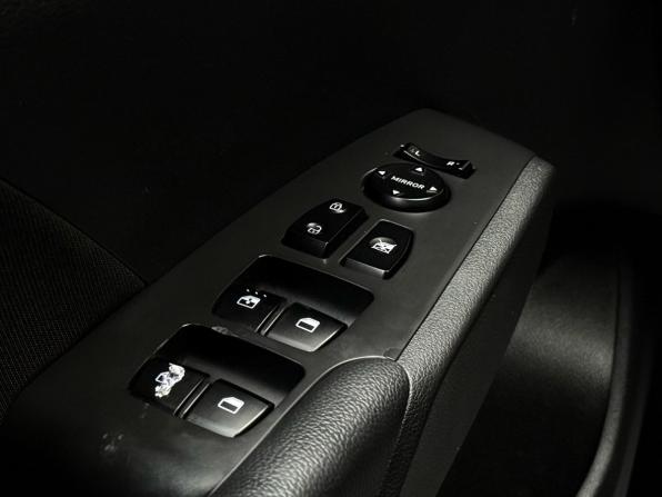 Hyundai Solaris II с пробегом 2017 года, цена 1 099 000 рублей, 134137 км, седан, Автокод Объявления