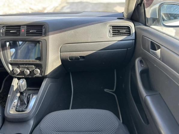 Volkswagen Jetta VI с пробегом 2013 года, цена 870 000 рублей, 305000 км, седан, Автокод Объявления