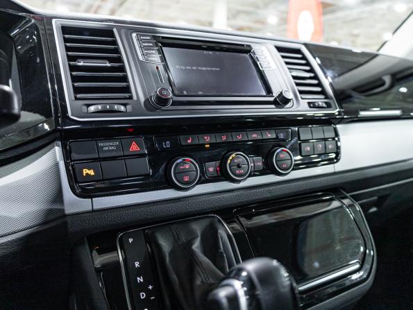 Volkswagen Caravelle T6 с пробегом 2018 года, цена 3 520 900 рублей, 133521 км, минивэн, Автокод Объявления
