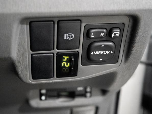 Toyota Prius III (XW30) с пробегом 2010 года, цена 1 080 500 рублей, 174212 км, лифтбек, Автокод Объявления