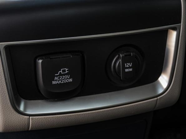 Kia Carnival IV Рестайлинг с пробегом 2025 года, цена 5 998 000 рублей, 31466 км, минивэн, Автокод Объявления
