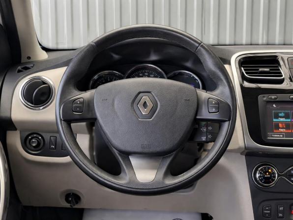 Renault Logan II с пробегом 2017 года, цена 837 000 рублей, 90019 км, седан, Автокод Объявления
